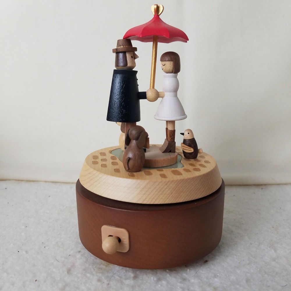Wooderful life handmade rotating romantic red‎ umbrella Music Box lovers